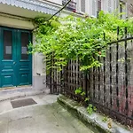 Bright And Calm Flat In The Heart Of Paris - Welkeys