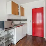Bright And Calm Flat In The Heart Of Paris - Welkeys
